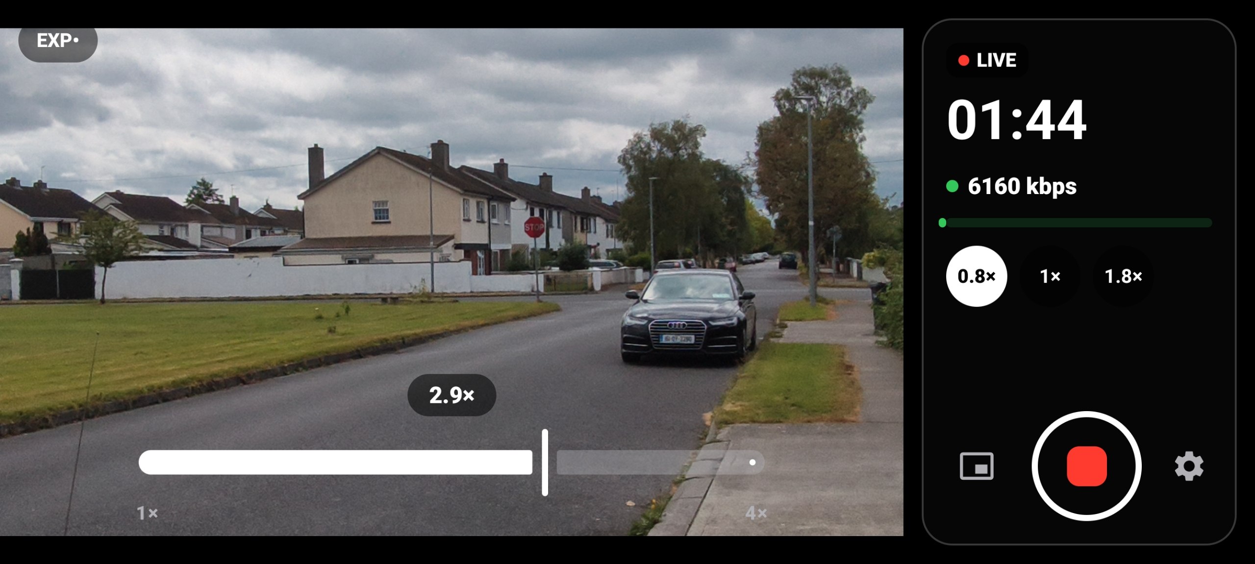 Zoom slider at 2.9x while live
